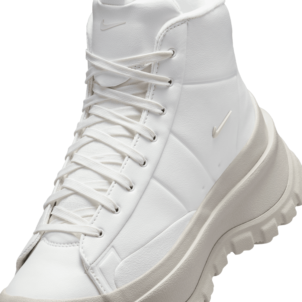 Wmns Nike Blazer Roam Mid