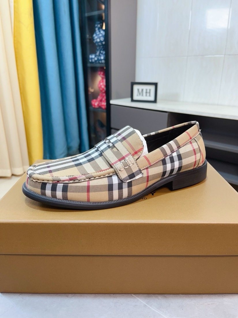 Burberry Men's Beige Check Plaid Loafers