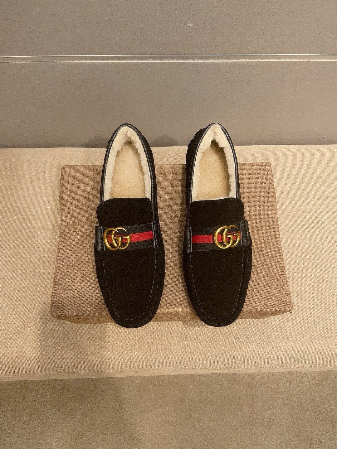 Gucci Men's Black Stripe Plush-Lined Loafers